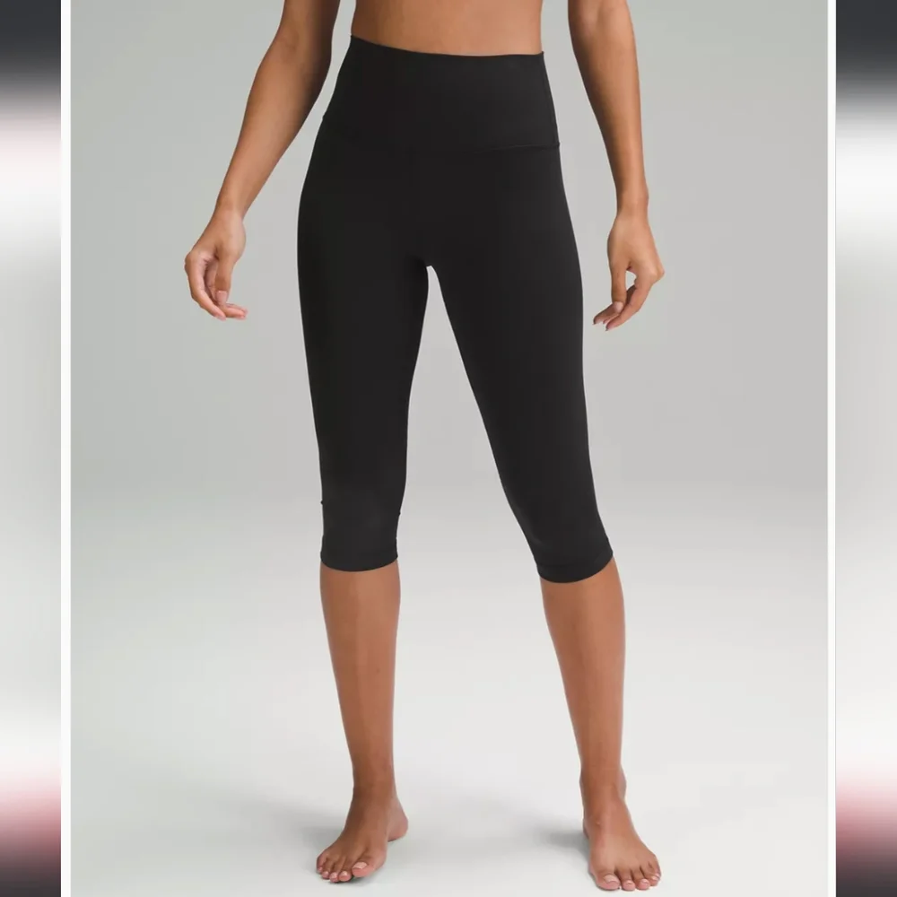 Lululemon Woman's Yoga Align Crop Leggings 20" Inseam, size 6 Black - Picture 2 of 10